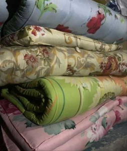 Старые матрасы, одеяла, подушки ватные. 